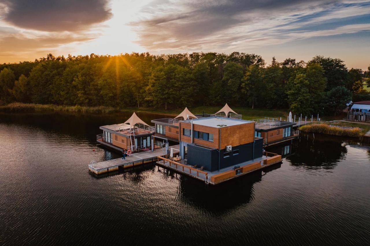 Schwimmende Ferienhaeuser Auf Dem See - Spreewald Vetschau/Spreewald Extérieur photo